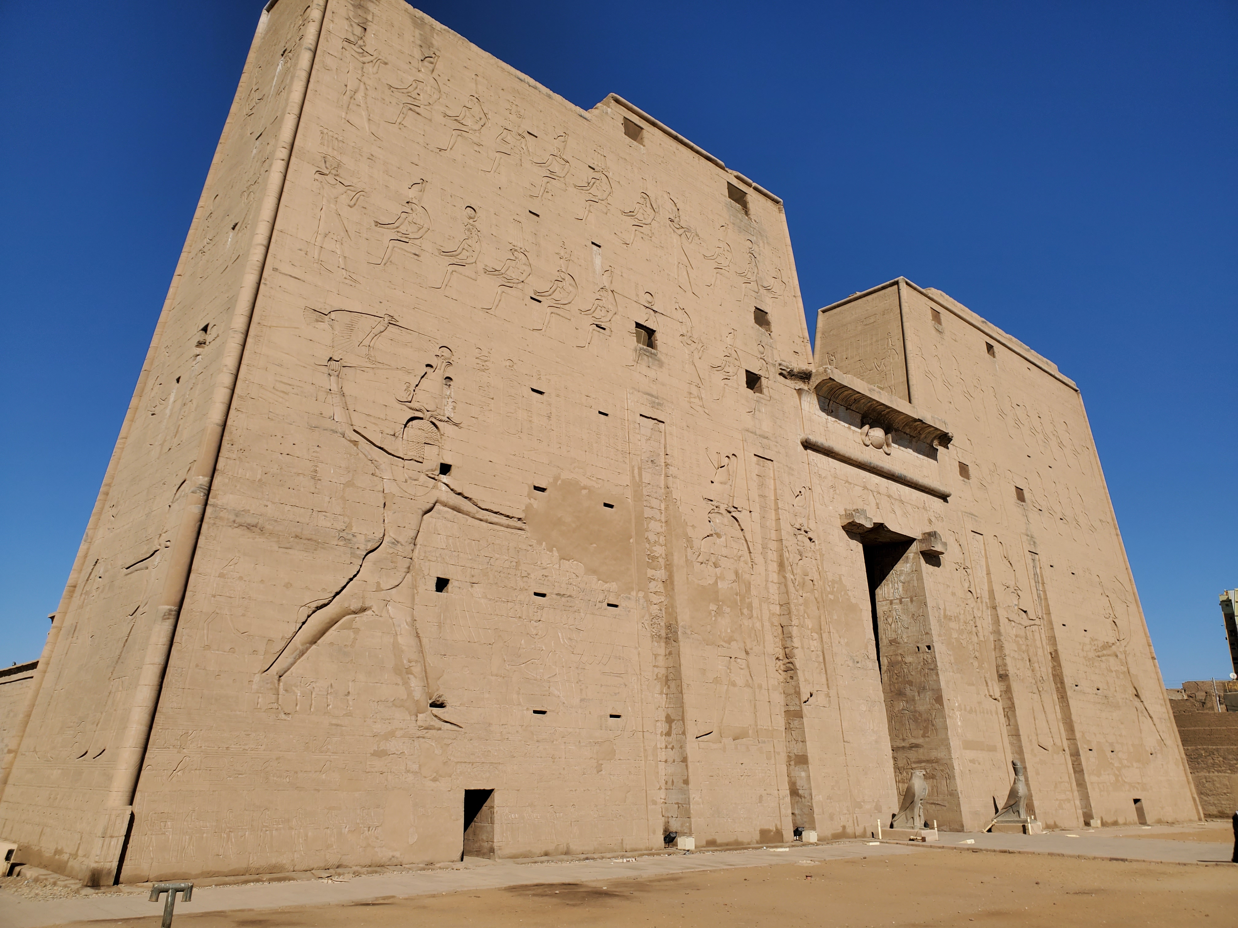 edfu temple facade